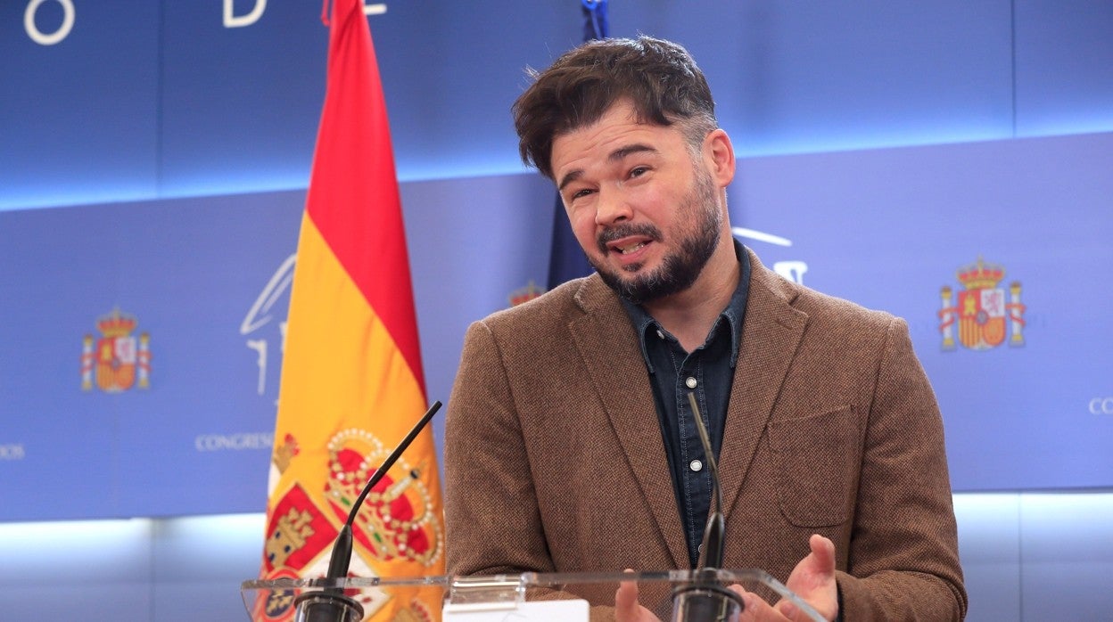 El portavoz de ERC en el Congreso, Gabriel Rufián, en rueda de prensa