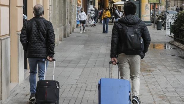 El 'coladero' del cierre perimetral de Ximo Puig: más de 175.000 turistas extranjeros en tres meses