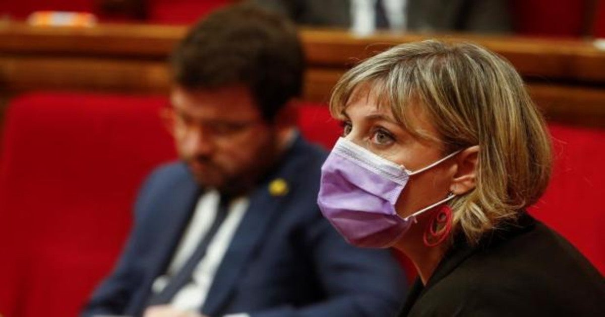 La consejera de Salud, Alba Vergès, durante la sesión de control al gobierno catalán que se celebra en el Parlament de Cataluña