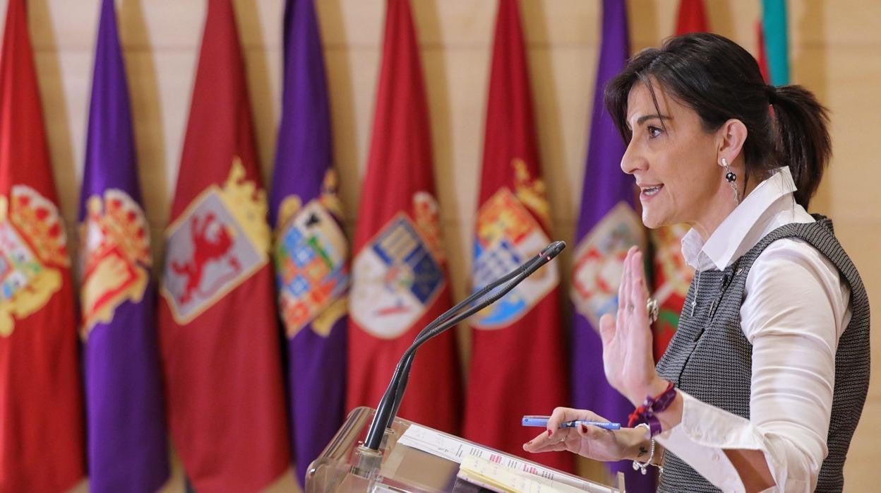 La socialista Ana Sánchez, durante la rueda de prensa celebrada en las Cortes de Castilla y León