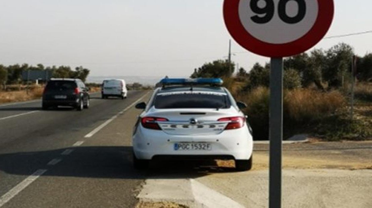 La Guardia Civil sorprendió al conductor en la CM-4006