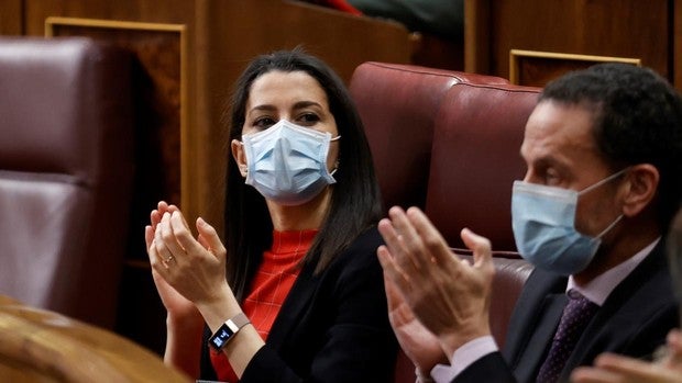 Inés Arrimadas tensiona aún más Ciudadanos con una apuesta de alto riesgo