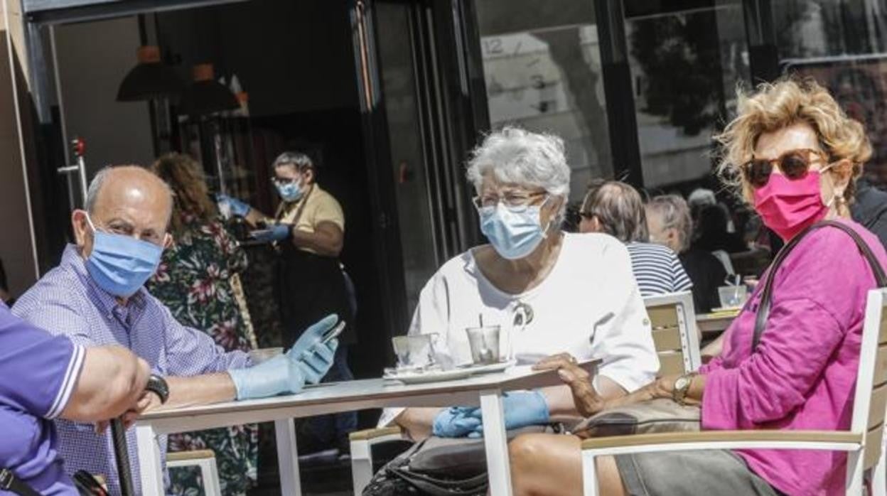 Madrid establece el límite máximo de personas que podrán reunirse durante el puente de San José y la Semana Santa