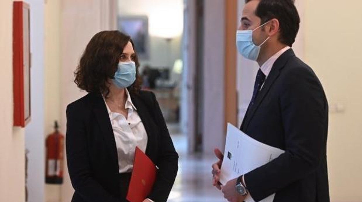 Díaz Ayuso y Aguado en la Asamblea de Madrid