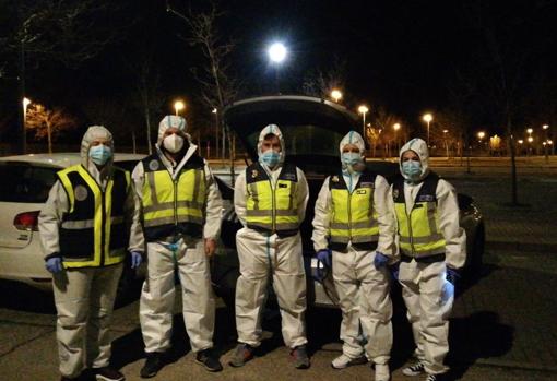 Agentes de la Udyco, ataviados con EPI para detener al cabecilla, que tenía Covid