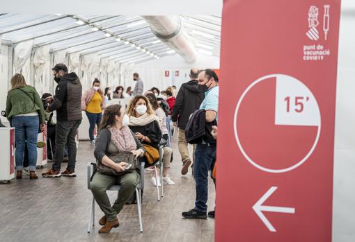 Imagen de la sala de espera del hospital de campaña de La Fe de Valencia