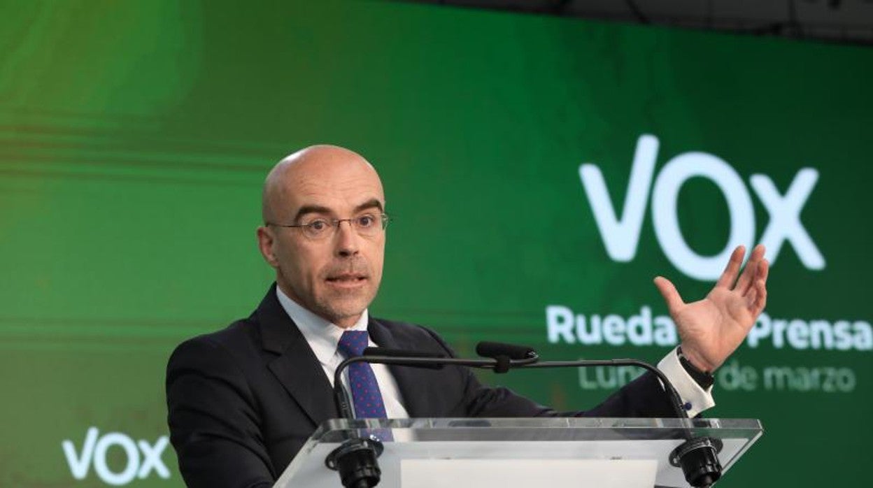 El portavoz de Vox, Jorge Buxadé, esta mañana en la rueda de prensa celebrada en la sede nacional en Madrid