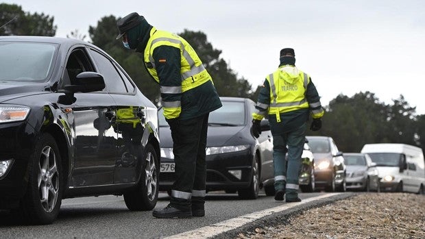 Fin del cierre perimetral por el puente, con los contagios estabilizados en Madrid