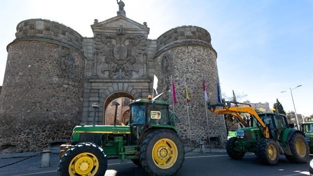 Tractorada en Toledo en defensa del campo