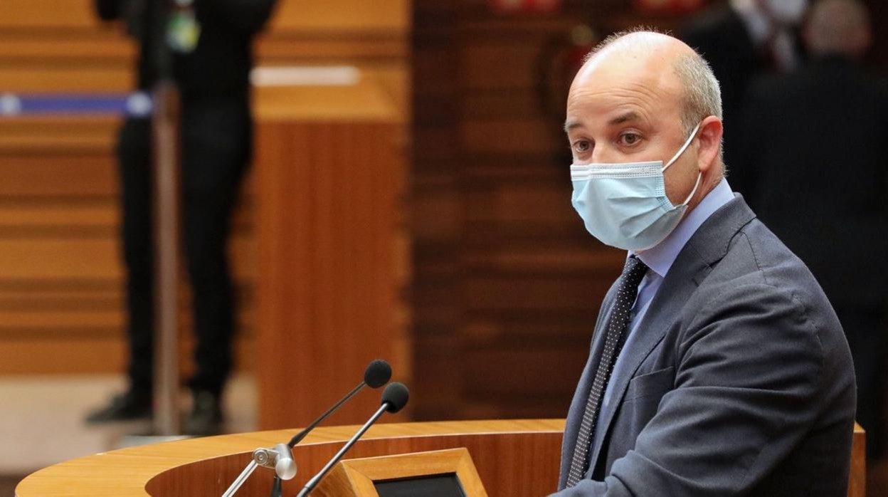 David Castaño, durante una de sus intervenciones en el pleno de debate de la moción de censura socialista