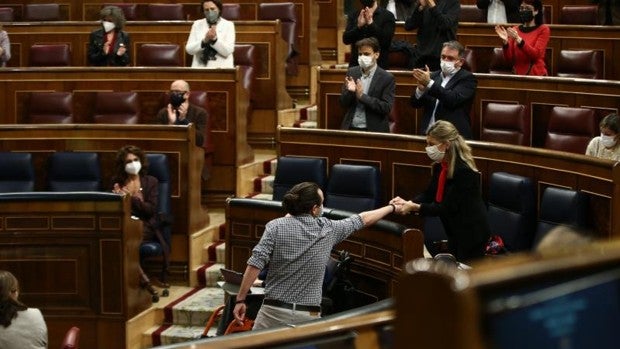 Iglesias dice 'adiós' al Congreso acentuando la escalada verbal con el PP