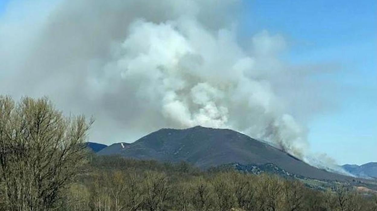 Fotografías del incendio en la provincia de León