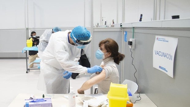 Madrid empezará a vacunar a la población entre 60 y 65 años el martes en el Wanda Metropolitano