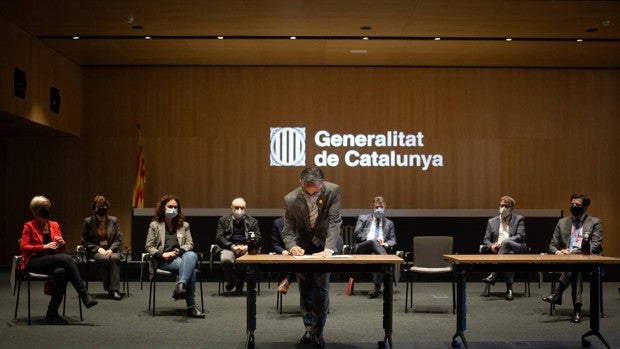 Endesa y la Generalitat acuerdan condonar las deudas energéticas a más de 35.000 familias vulnerables