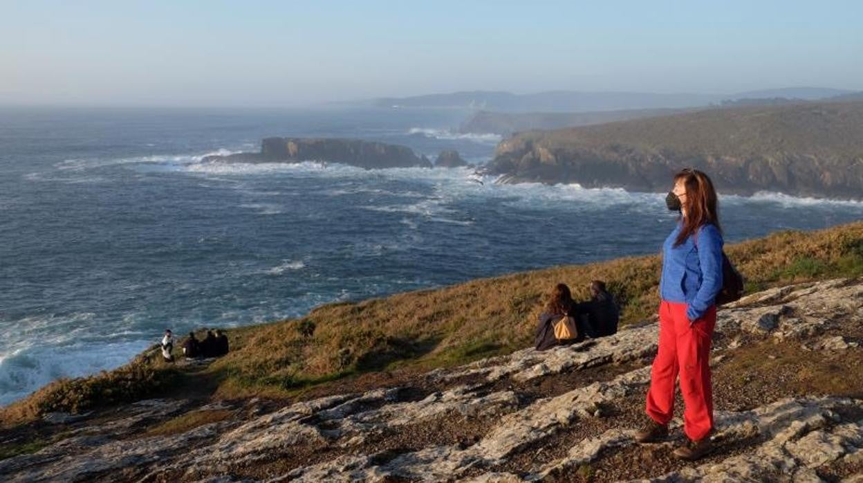 Turistas en Mera (La Coruña) esta Semana Santa marcada por la pandemia del coronavirus