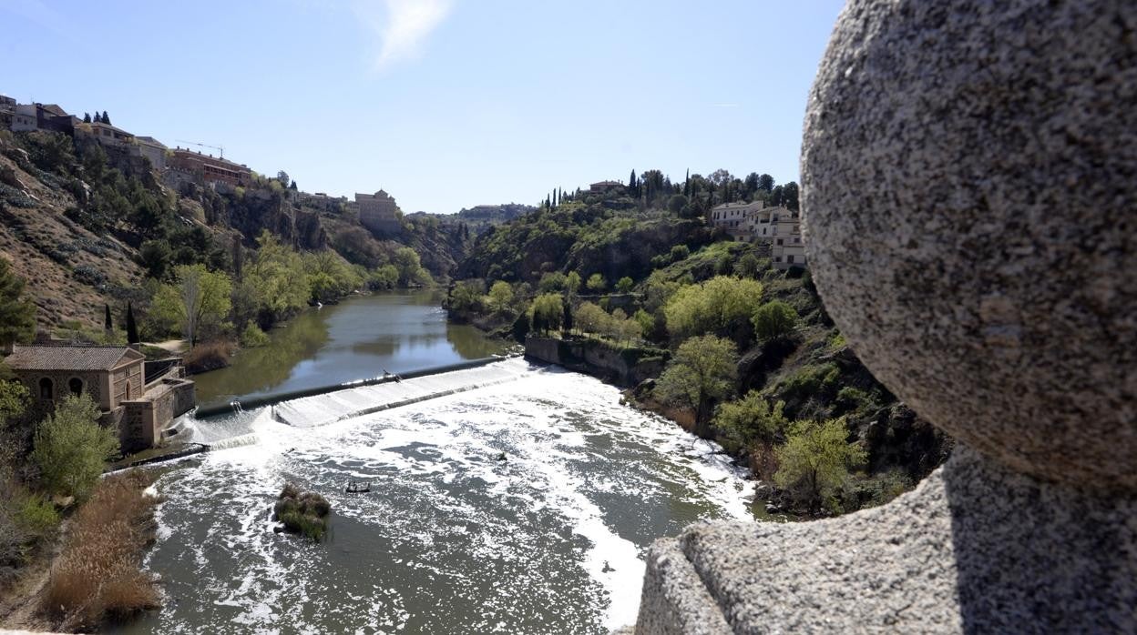 El río Tajo, a su paso por la ciudad de Toledo