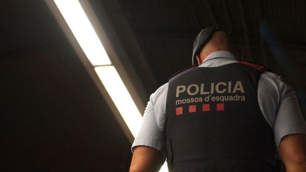 Muere una anciana en el incendio de un piso en el centro de Barcelona