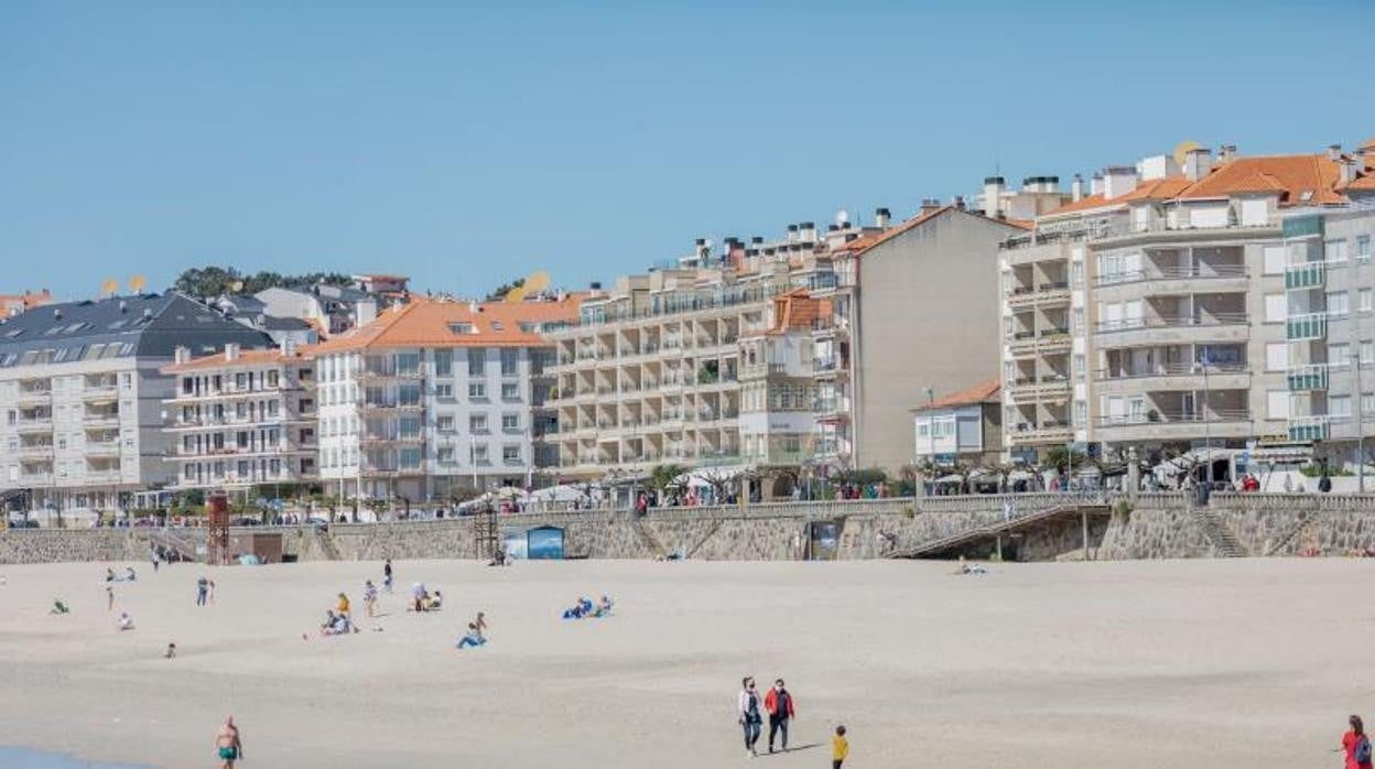 La playa de Sanxenxo cuando ya se había decretado el cierre perimetral de Galicia