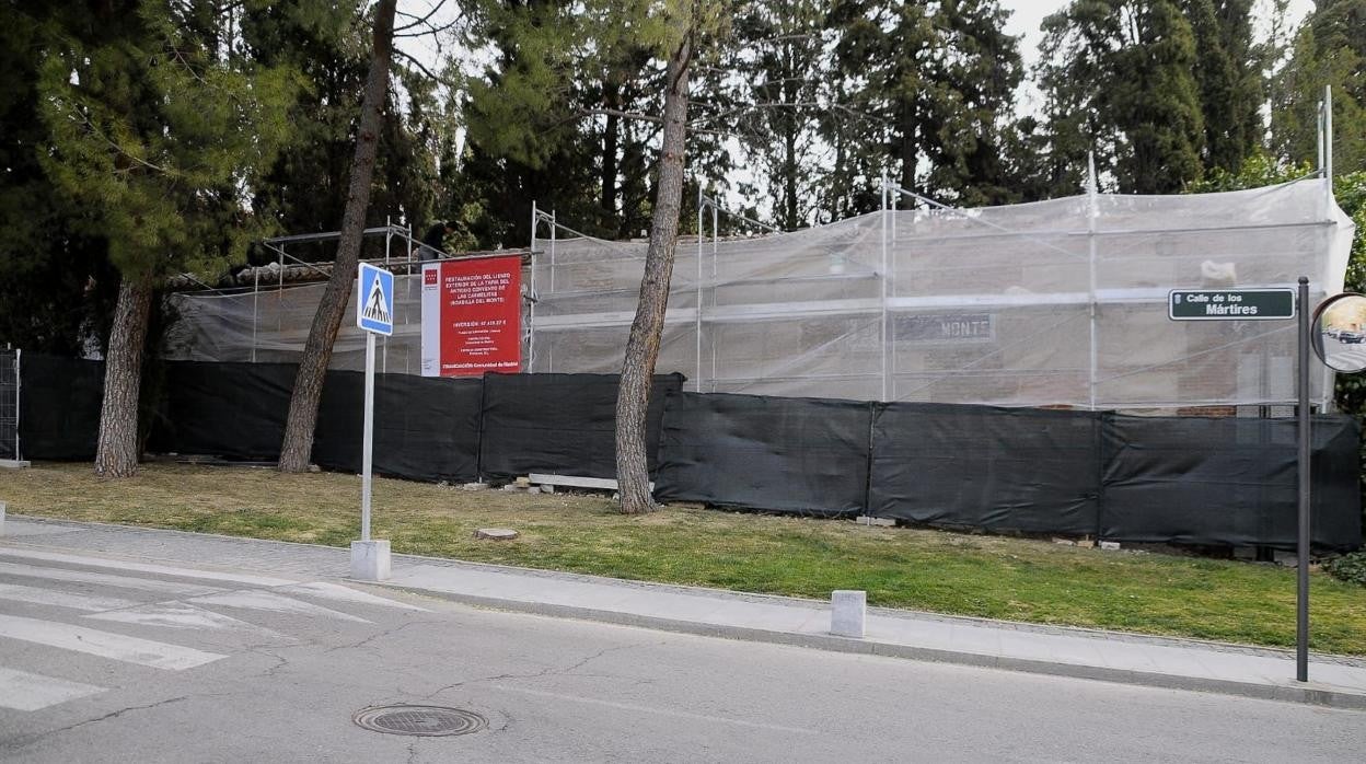 Obras de restauración de la tapia del convento