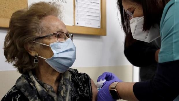 Sanidad iniciará el lunes la vacunación de coronavirus entre 79 y 65 años de edad en la Comunidad Valenciana
