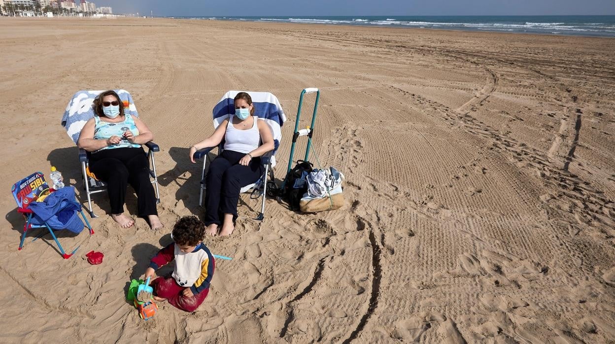 Una playa valenciana, durante la pandemia