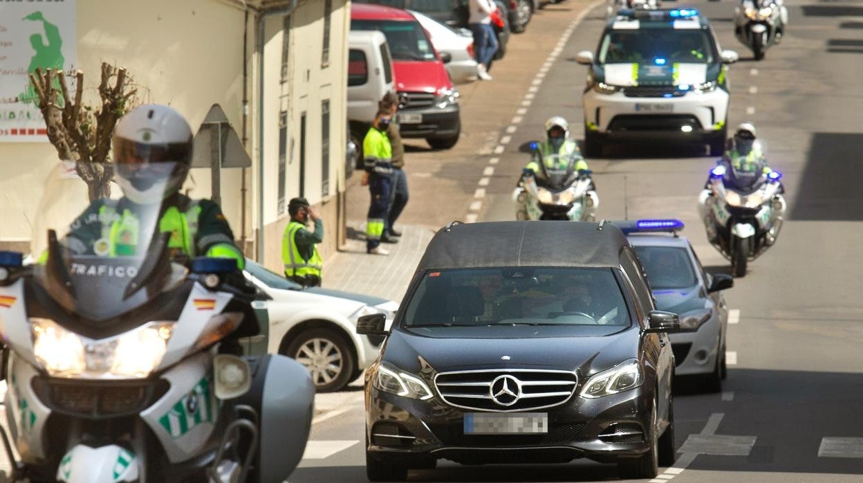 Entregan la Cruz del mérito de la Benemérita a la viuda del motorista fallecido en Salamanca