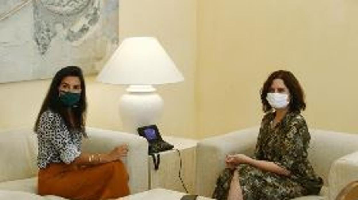 Rocío Monasterio e Isabel Díaz Ayuso, en una reunión en la reciente legislatura | La Junta Electoral avala la lista de Ayuso