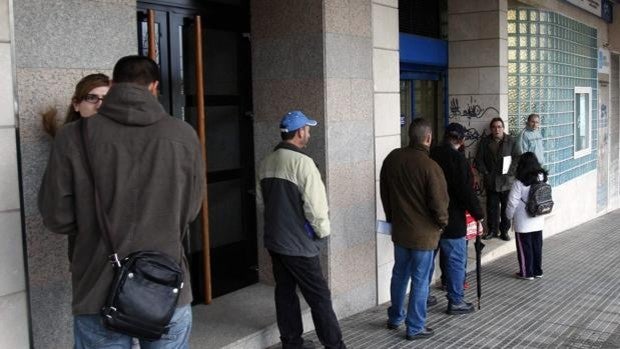 El paro desciende de nuevo en Galicia pese a la tercera ola y se roza el millón de ocupados