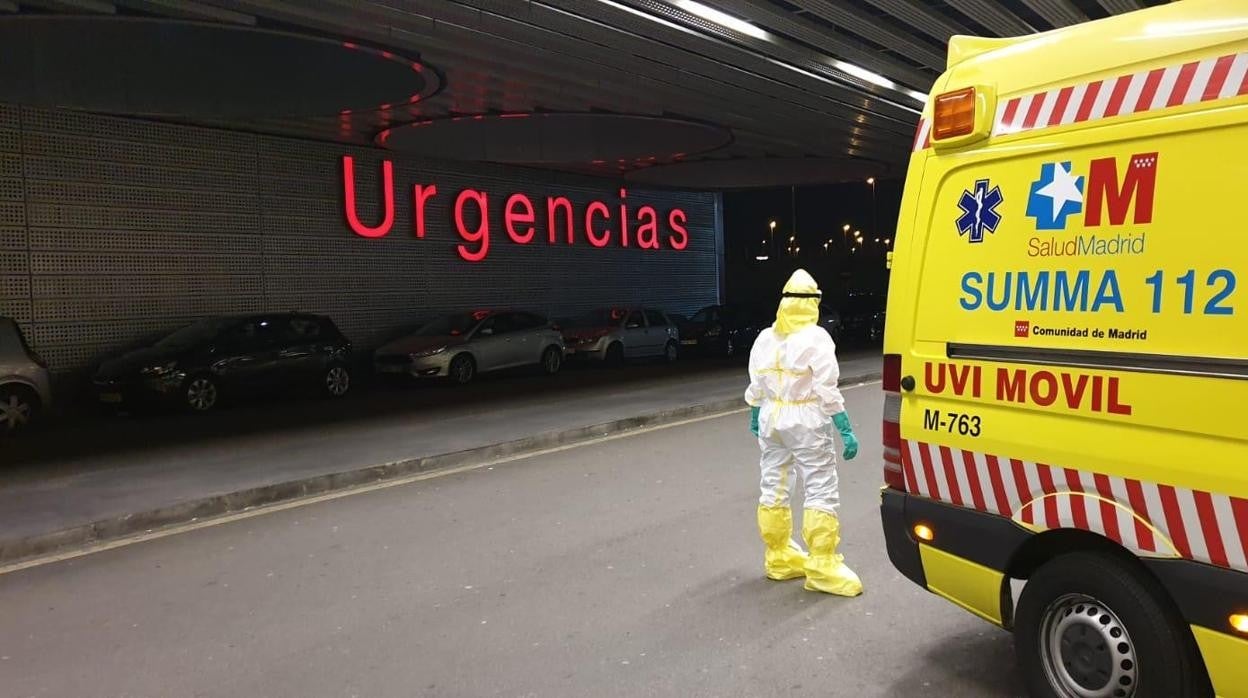 Un accidente laboral deja dos heridos graves en un centro comercial de Fuenlabrada