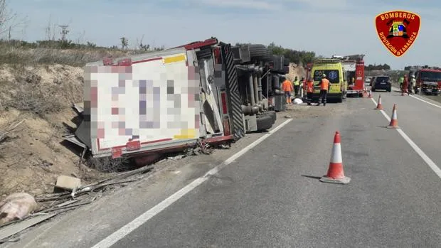 Un camionero de 37 años muere al volcar en la N-122, entre Borja y Tarazona