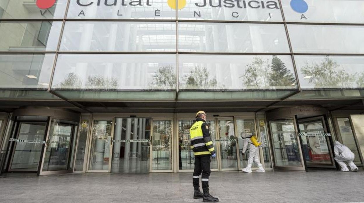 Entrada a la Ciudad de la Justicia de Valencia