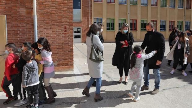 Las familias sólo cobrarán la Renta Garantizada si escolarizan a sus hijos