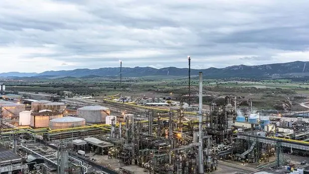 Repsol anuncia un ERTE para el 60% de la plantilla en el complejo de Puertollano
