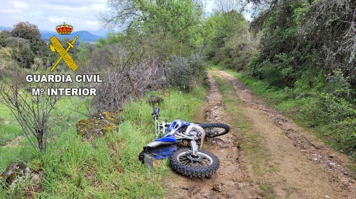 La motocicleta del accidentado que ha estado 24 horas desaparecido