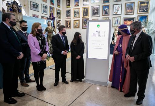 El presidente regional, Emiliano García-Page fue el encargado de inaugurar esta pinacoteca