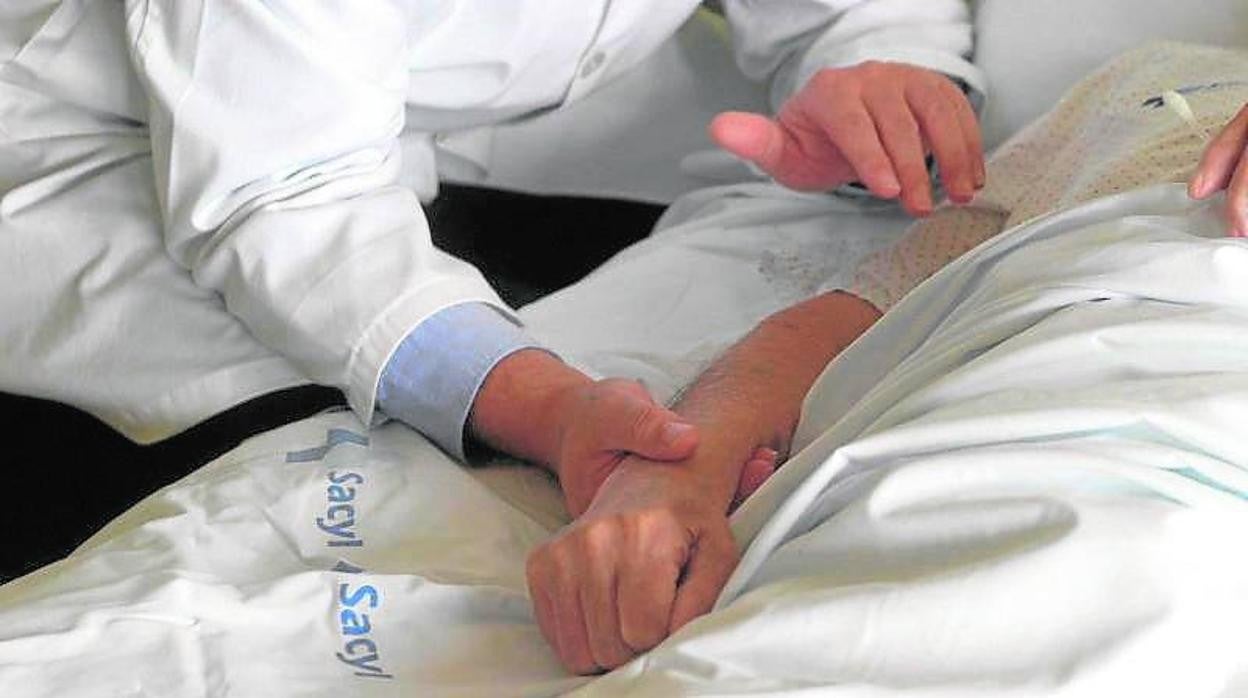 La Consejería de Sanidad de Castilla y León trabaja ya en la creación de la comisión que decide aplicar los casos de eutanasia