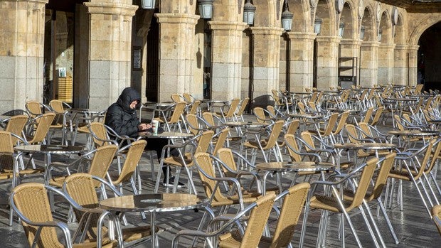 Castilla y León cierra la hostelería de interior en otros nueve municipios