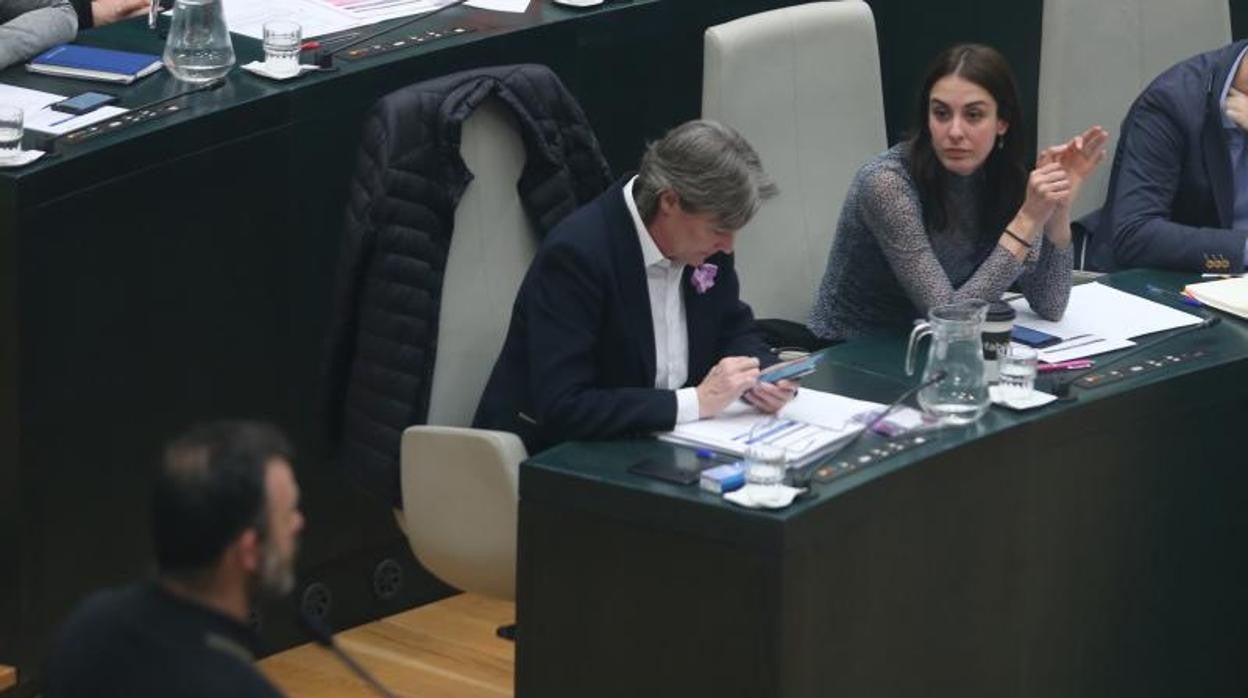 Marta Higueras y Rita Maestre en un momento del Pleno municipal de Cibeles