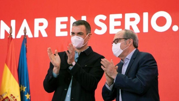 Sánchez elude la posible subida fiscal y la escasez de vacunas en el inicio de la campaña al 4-M