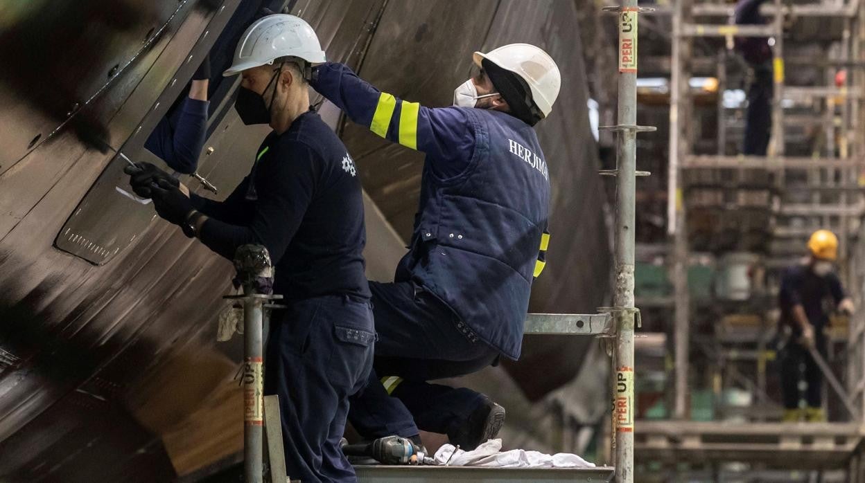 Trabajadores industriales en una imagen reciente