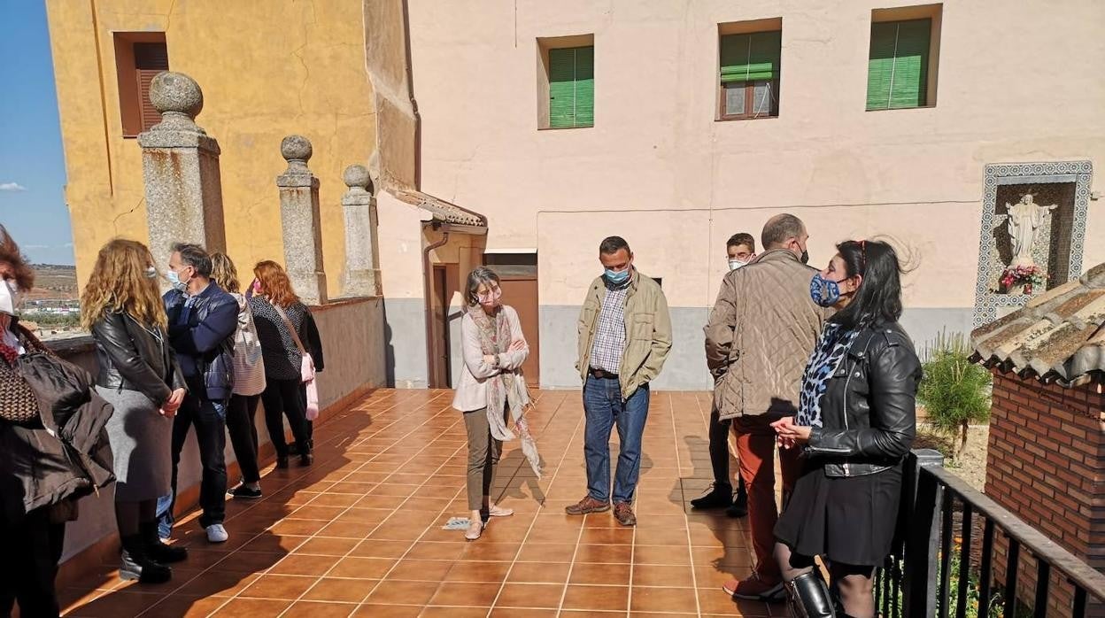 Uno de los patios del convento, que tiene unas espectaculares vistas a la Reconquista y al Paseo de la Vega; una de las zonas más desconocidas del monasterio