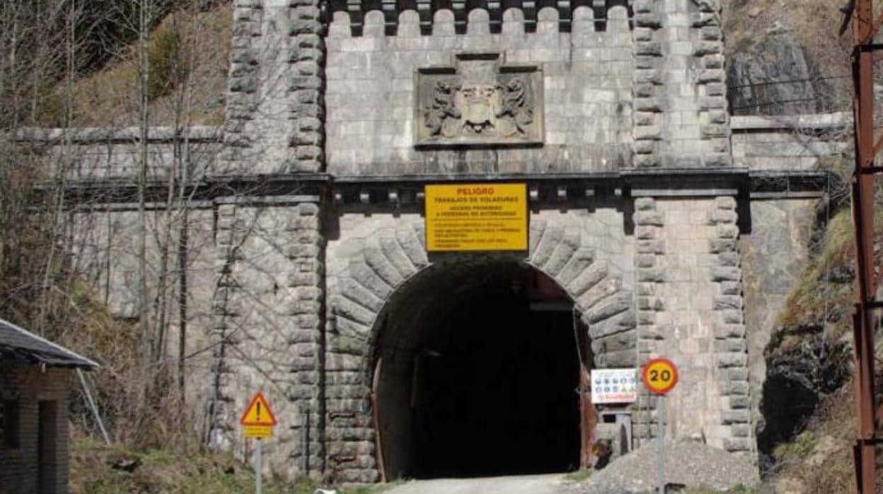 Contratado por casi un millón de euros otro estudio sobre la reapertura del túnel internacional de Canfranc
