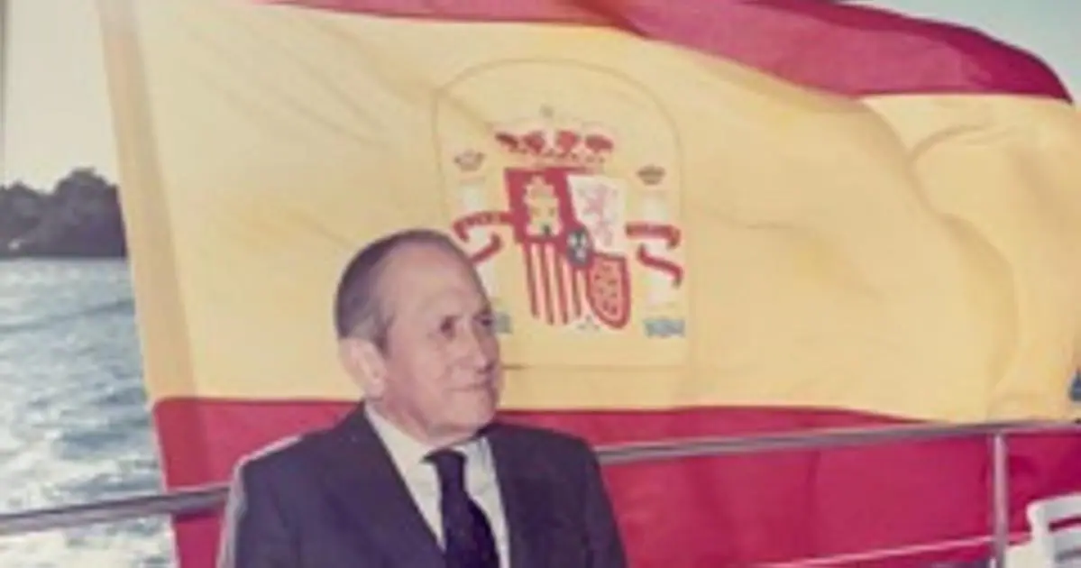 Doña Sofía y Don Juan Carlos junto a José Joaquín Puig de la Bellacasa, en La Zarzuela, en 1998