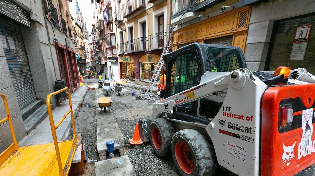 Las obras están dejando unos imágenes espectaculares de la calle Comercio