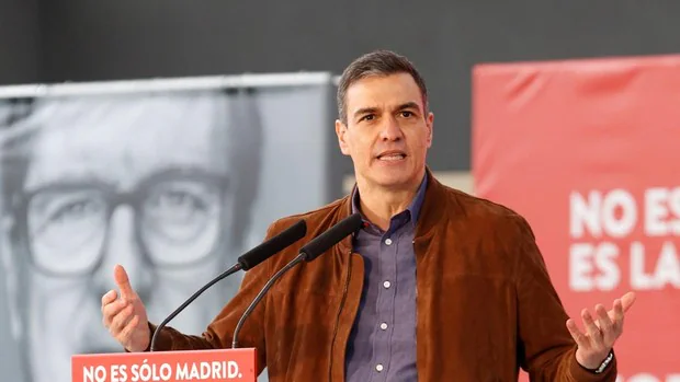 Sánchez insiste en su nueva estrategia electoral: «Vox es una amenaza para la democracia»