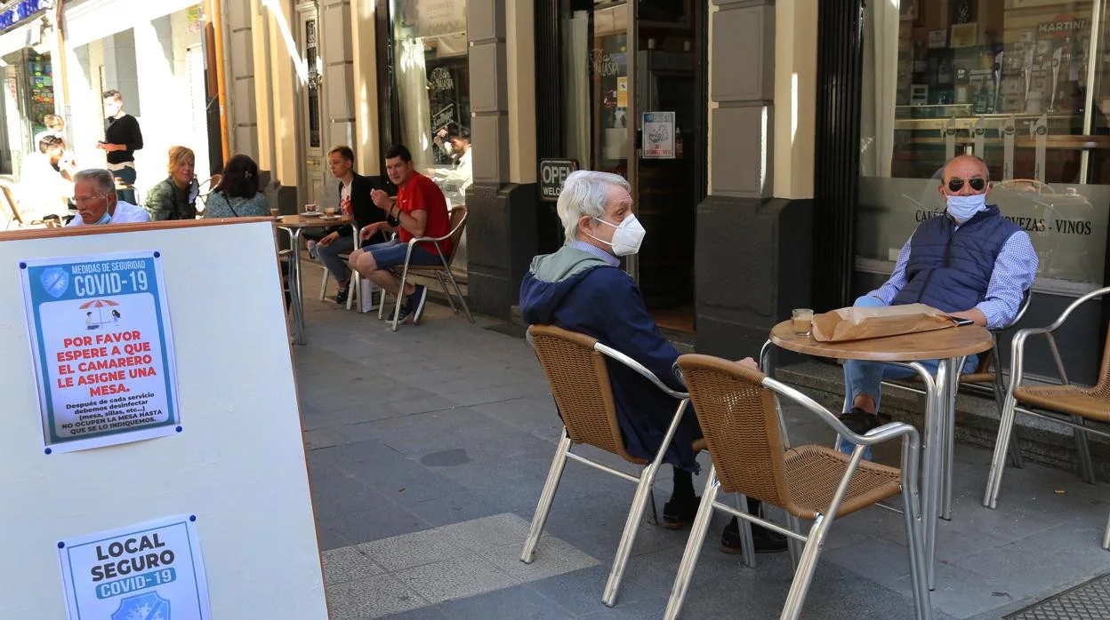 Palencia es la única de las seis capitales de Castilla y León con el interior de la hostelería cerrado que cumple para poder volver a servir a los clientes dentro