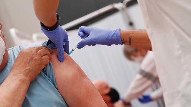 Los nuevos casos de Covid vuelven a subir en Castilla y León, que suma cuatro muertos más