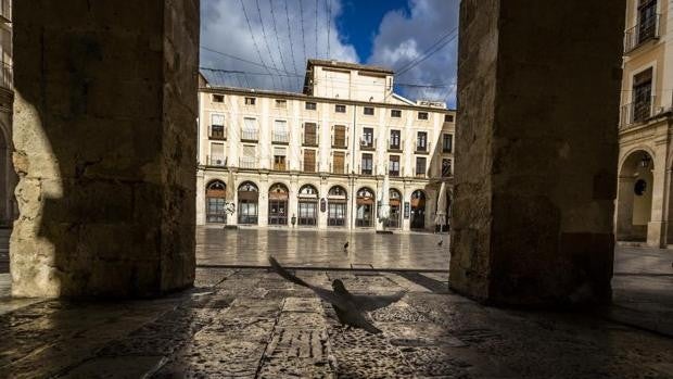 Alcoy se empobrece con un 43% de su población en edad de trabajar inactiva