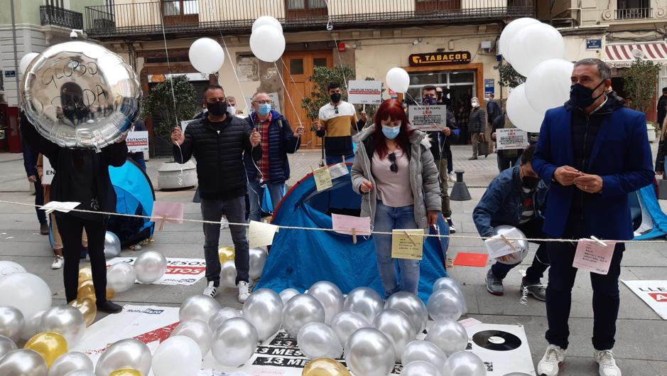 El ocio nocturno lanza billetes y 'globos sonda' contra el «ninguneo» de la Generalitat Valenciana a sus reivindicaciones