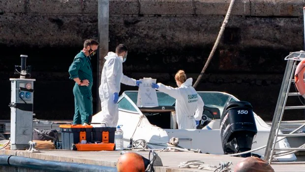 La Guardia Civil encontró una sillita de bebé flotando cerca de la embarcación del padre desaparecido